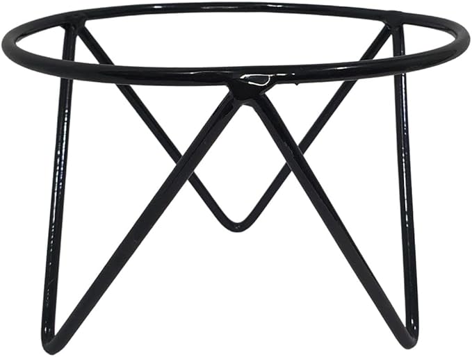 Suporte de chão em ferro preto para vasos médios, com base circular e estrutura resistente para uso decorativo.